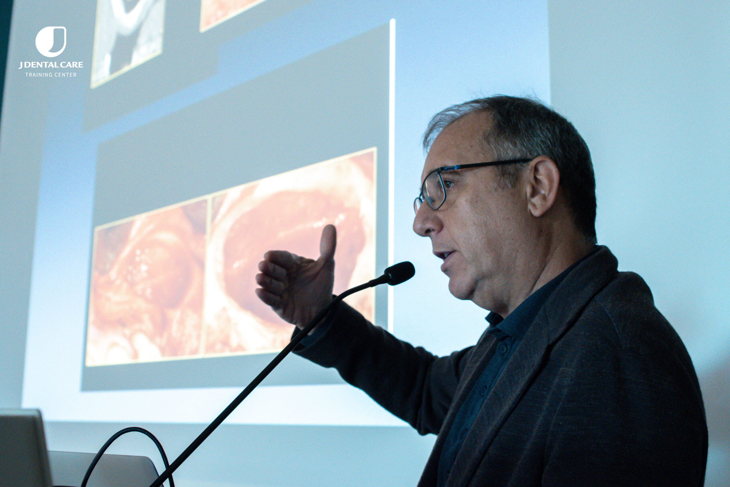 Live Surgery su paziente con Dott. Casavecchia