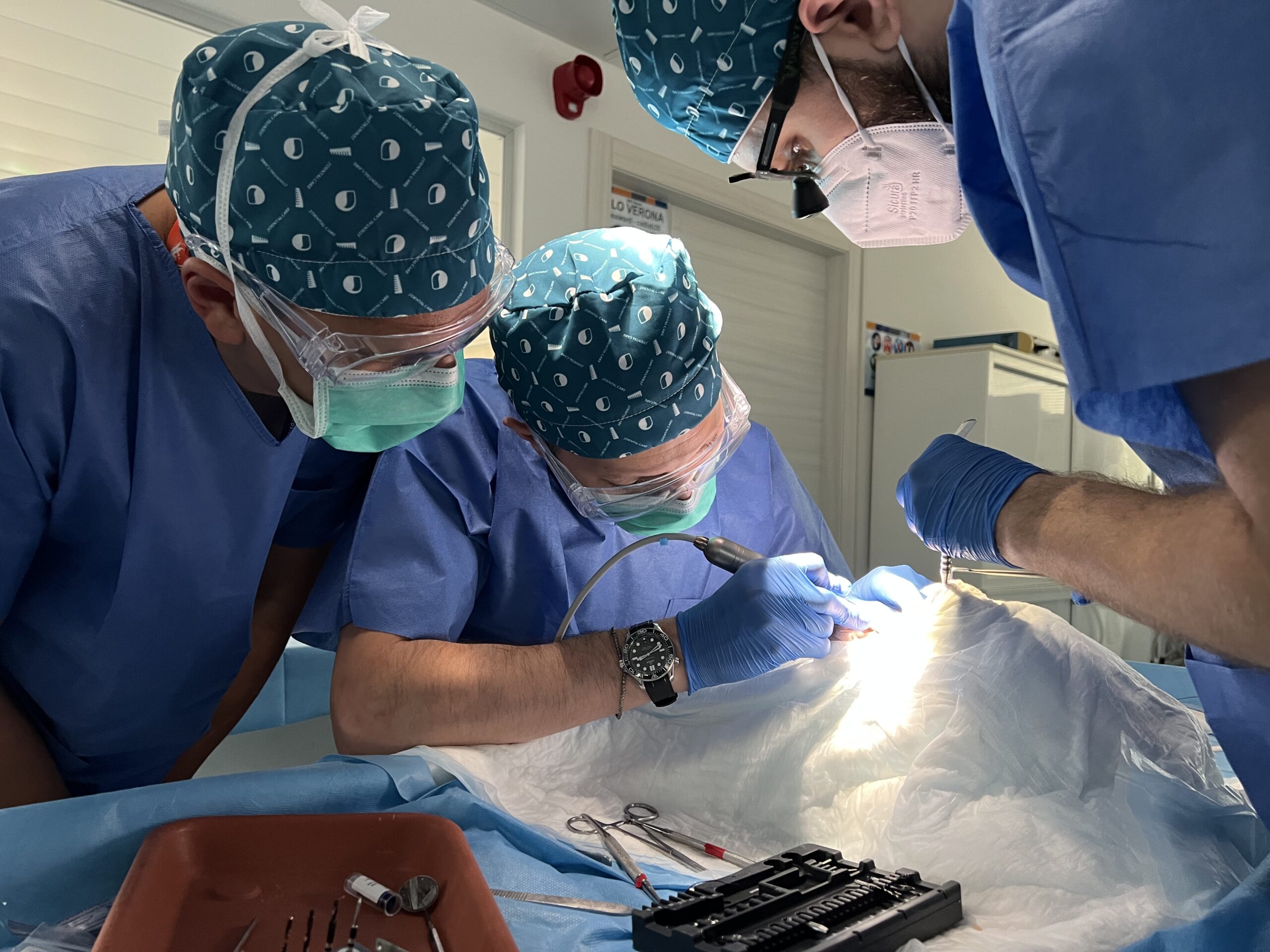 Corso di Dissezione e Tecniche implantari su cadavere base e avanzato